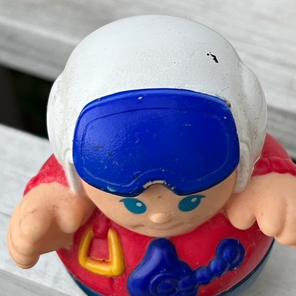 Vintage Playskool Weeble Wobble Boy Pilot Figure 1987 Red White Blue - Picture 4 of 5